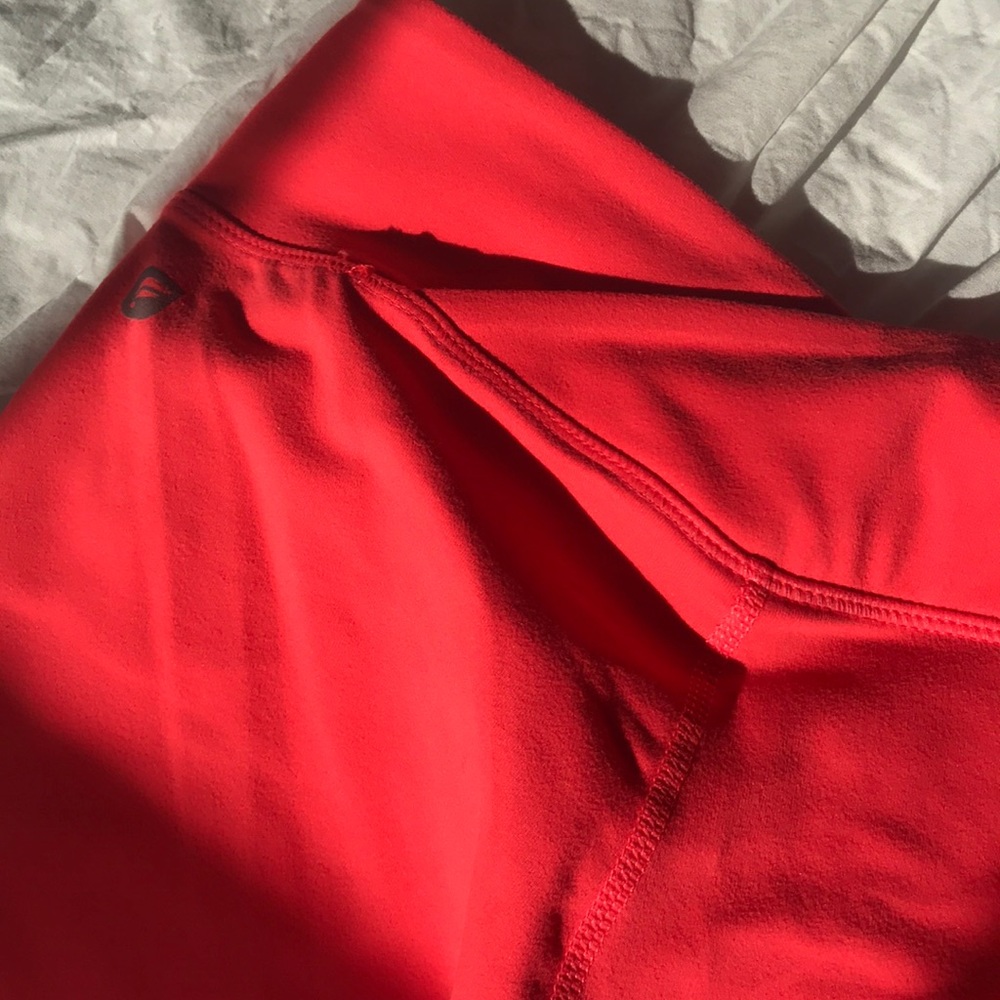 FABLETICS Winn Mid Rise Crop NWT - Picture 7 of 8